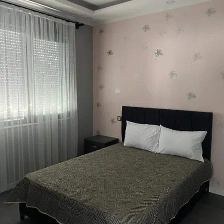 Hotel de apartamente Lara Art D.13 2*
